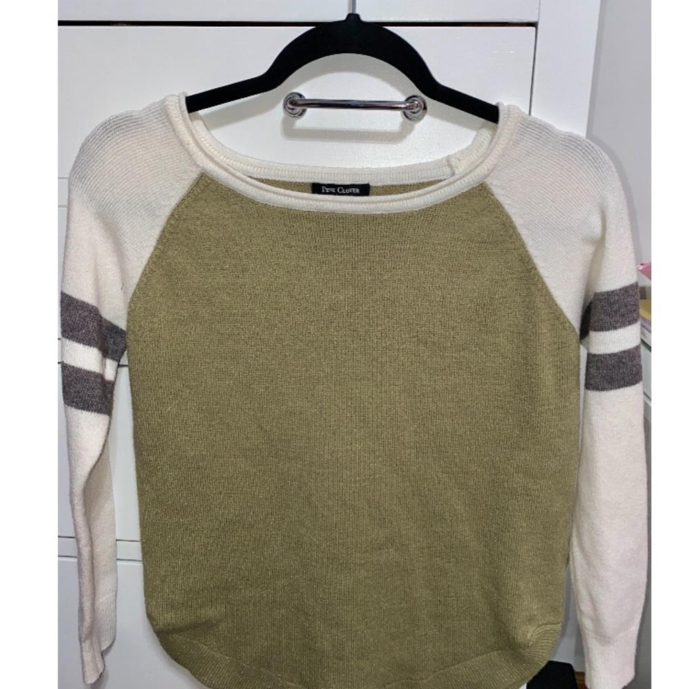 PINK CLOVER olive sweater